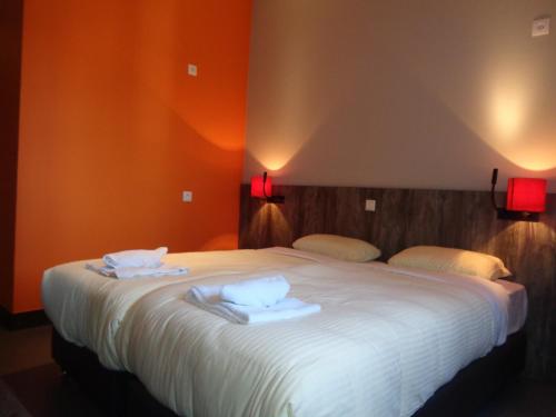 Brxxl 5 City Centre Hostel Room Type - Double Room with Private Bathroom