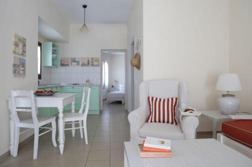 One-Bedroom Apartment image 5