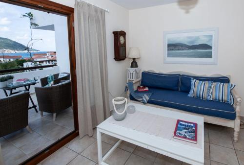Family Room with Side Sea View image 5