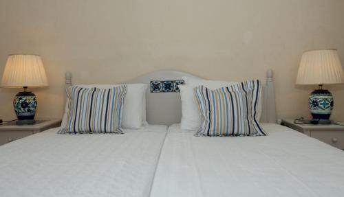 Family Room with Side Sea View image 1
