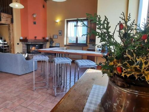 Cascina Ca' Scarlatta - Your Mountain Holiday - Introbio