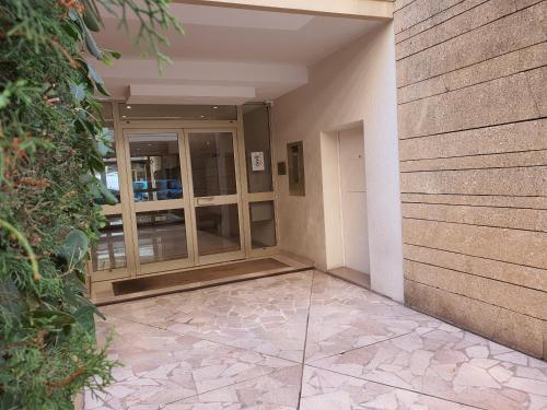 Kent studio by Welcome to Cannes