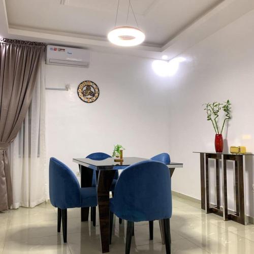 3 bedroom Apartment Wuse Abuja