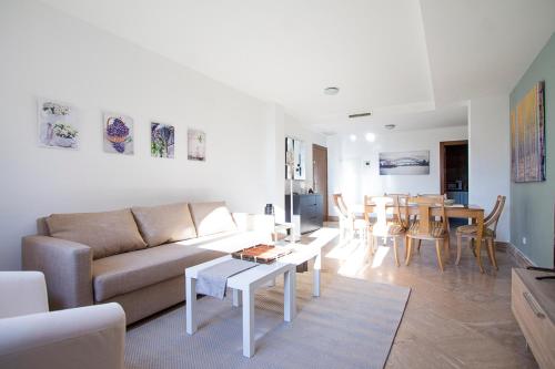  Apartamentos Villablino Arturo Soria in Madrid