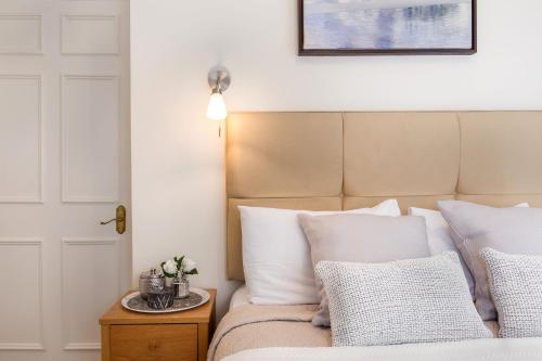 Park Lane Apartments - Clarges Street - image 2