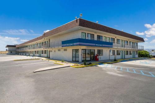 Motel 6 Grand Junction, CO - Tap to explore photos