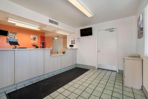 ล็อบบี้, Motel 6 Grand Junction, CO in แกรนด์จังค์ชัน (CO)