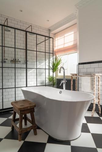 Fürdőszoba, The Crooked Swan in Crewkerne