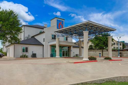 Motel 6-Weatherford, TX