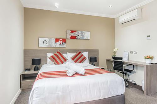 Best Western Plus Camperdown Suites Room Type - Standard Queen Room