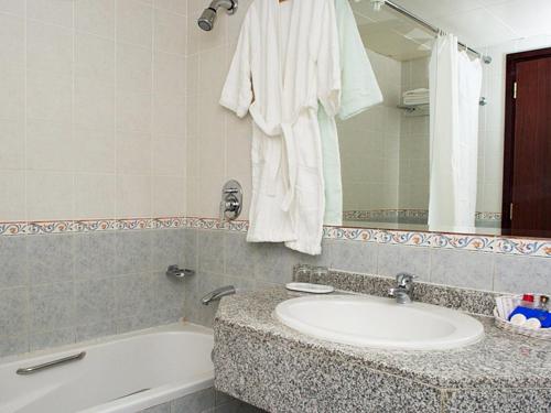 Safeer Plaza Hotel photo 1