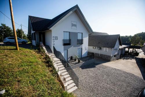 Gostilna Pugelj in โนโวเมสโต