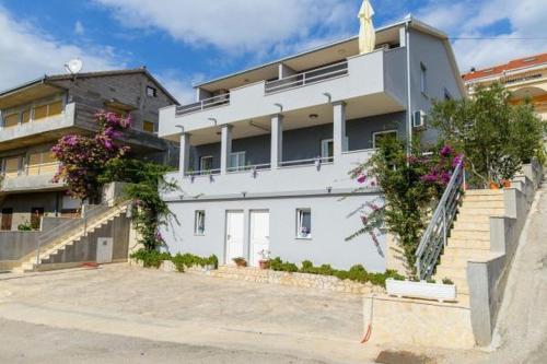 Apartment in Okrug Gornji with sea view, air conditioning, WiFi, washing machine 5049-2