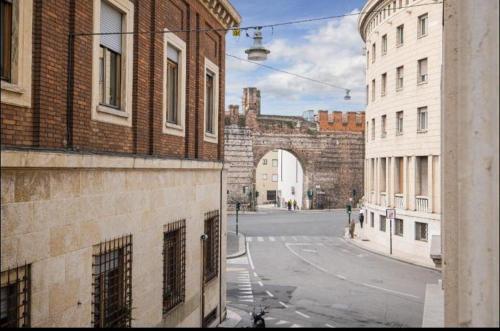 Deluxe Studio image 2