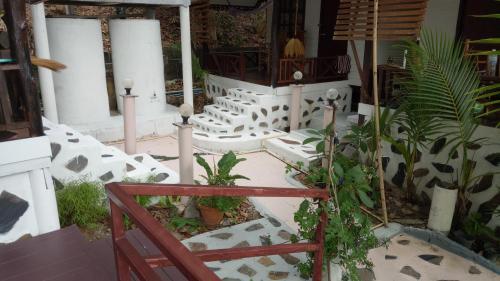 Bungalow (1 Adult) image 4