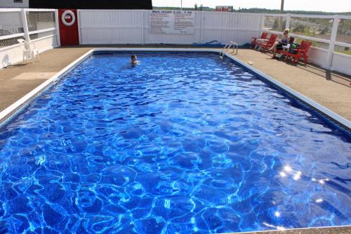 Peldbaseins, Oasis Motel in Greenwold (NS)