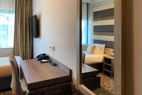 room detail thumbnail 1