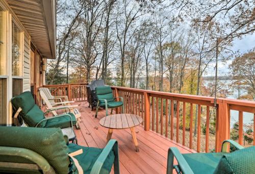 Lake Barkley Home with Fire Pit and Private Dock! in Cadiz, USA