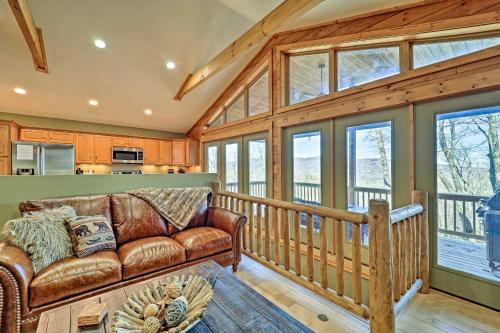 Banner Elk Cabin with Mountain View, Near Ski Areas! in Banner Elk, USA