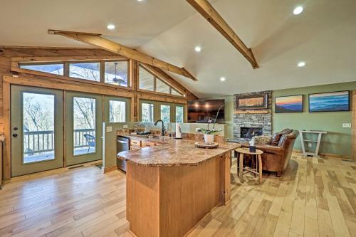 Banner Elk Cabin with Mountain View, Near Ski Areas! in Banner Elk, USA
