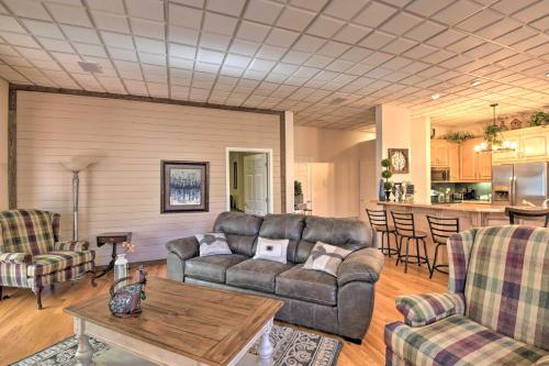 Charming Bent Tree Home with Wraparound Deck! in Jasper, USA