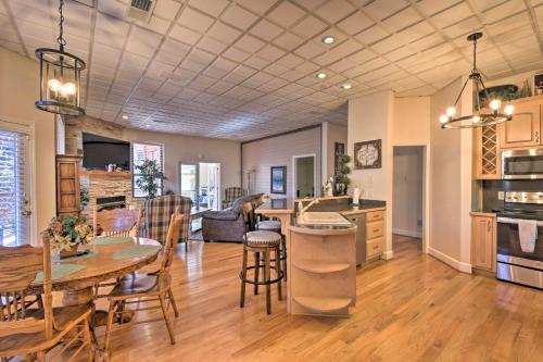 Charming Bent Tree Home with Wraparound Deck! in Jasper, USA