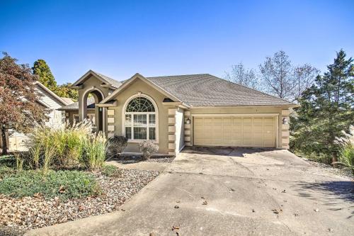 Home with Deck Near Lake Avalon, Boat Ramp and Golf! in Bella Vista, USA