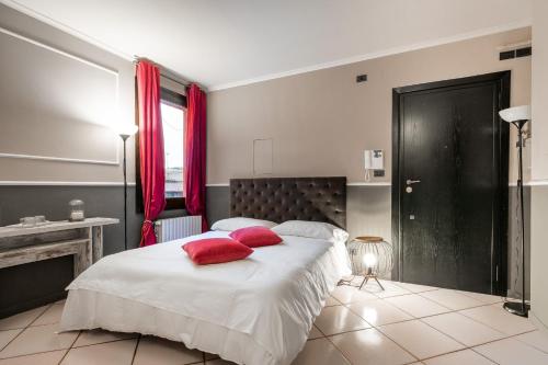 Studio Fusari a Piazza Maggiore by Wonderful Italy 2