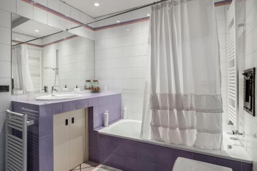 Studio Fusari a Piazza Maggiore by Wonderful Italy 4