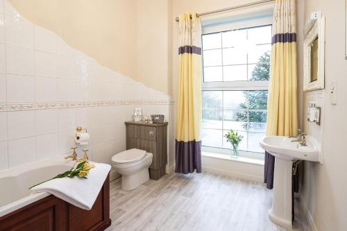Ees Wyke Country House - image 14