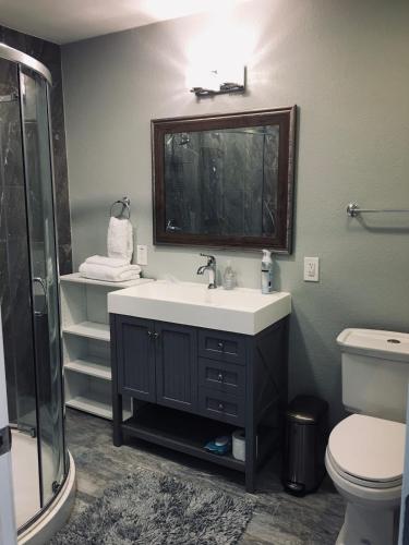 Spacious Master Suite Private entrance & Bath