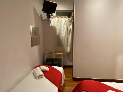 Double or Twin Room image 10
