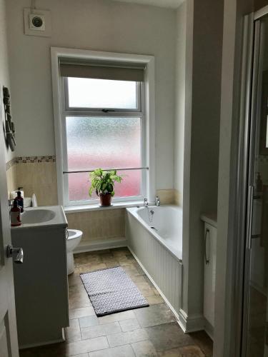 3 bedroom house in Preston close to M6 & M55