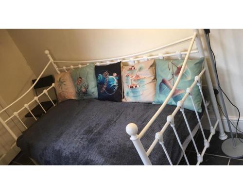 Welcoming spacious 2-bedroom house in St Helens