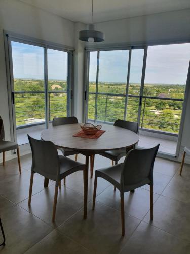 . Departamento con vista al río
