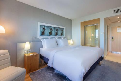 3 twin beds