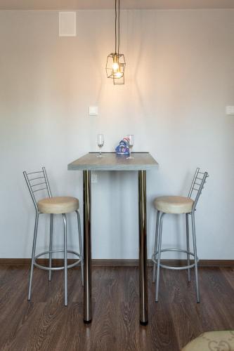 Apartment on Bratyev Kashirinykh - image 3