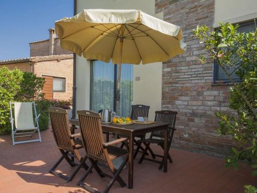 Rural Apartment in Castelfiorentino with Private Terrace gîte à louer Bagnolo
