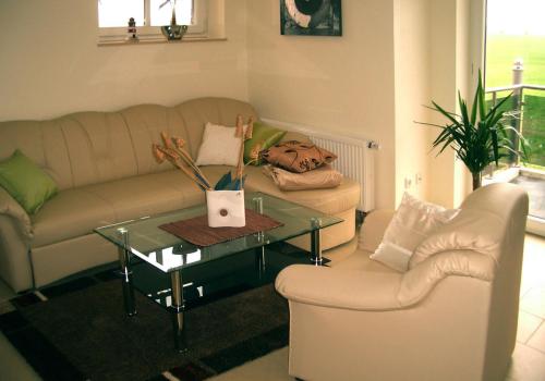 Ferienwohnung mit 1 Schlafzimmer und Schlafsofa für bis zu 3 Personen - Landseite room in Ferienwohnungen am Museumshof