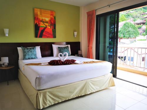 Seven Seas Hotel Room Type - King Room with Mountain View