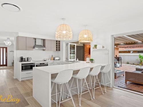 Kitchen, Waves on Whitesands in Fingal Bay