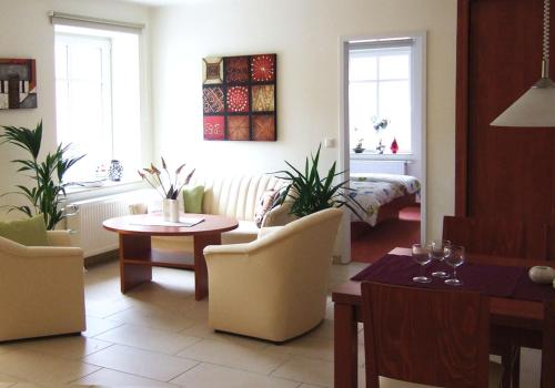 Ferienwohnung mit 2 Schlafzimmern für bis zu 4 Personen image 2