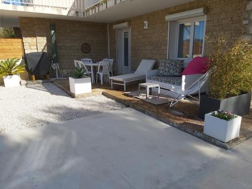 Appartement T2 Six Fours Cap Negre,1 mn à pied de la mer