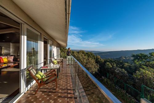 SaffronStays Horizon 360, Mahabaleshwar - pet-friendly villa for family surrounded by forest views