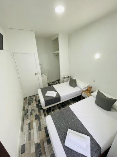 HOSTAL Noche y Dia in Arganzuela