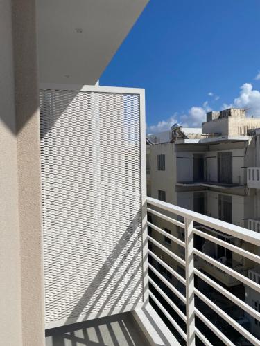 Single Room with City View image 6