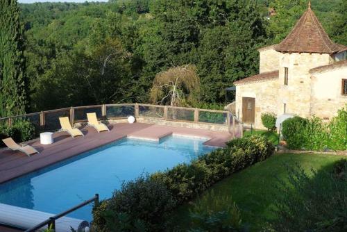 Maison de 2 chambres avec piscine partagee terrasse amenagee et wifi a Puy l'Eveque - Location saisonnière - Puy-l'Évêque