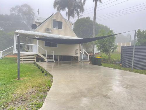 Quiet, cozy and calm 3 bedroom house.