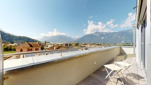 balkon/terras, Nonanteneuf appart hōtel Aigle - contactless check-in (Nonanteneuf appart hotel Aigle - contactless check-in) in Aigle