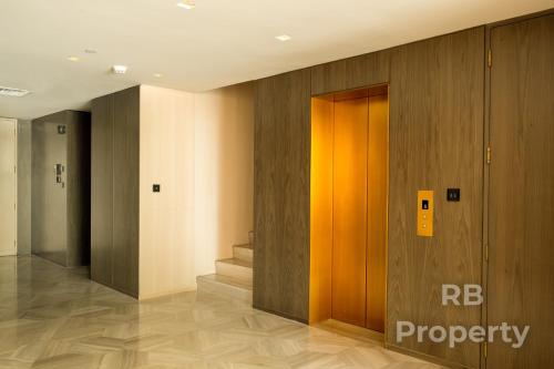 FIVE Palm Beach Villa with Three Floors, Private Pool and Jacuzzi by Exclusive Holiday Homes, Dubái (foto 7)